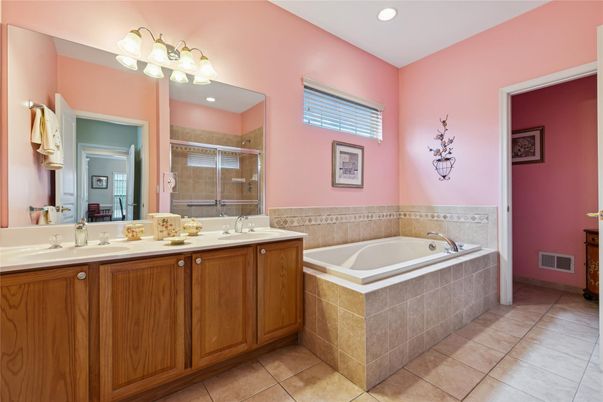Bathroom, Dual Sink Vanities, Interior, Recessed Lighting