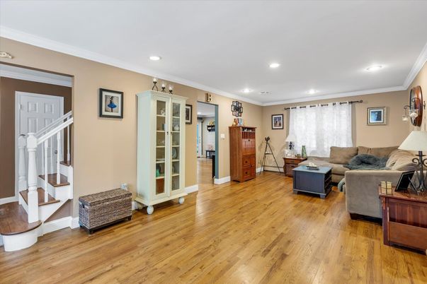 Interior, Living room, Recessed Lighting, Wood Texture Flooring