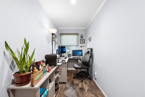 Home Office, Interior, Recessed Lighting, Wood Texture Flooring