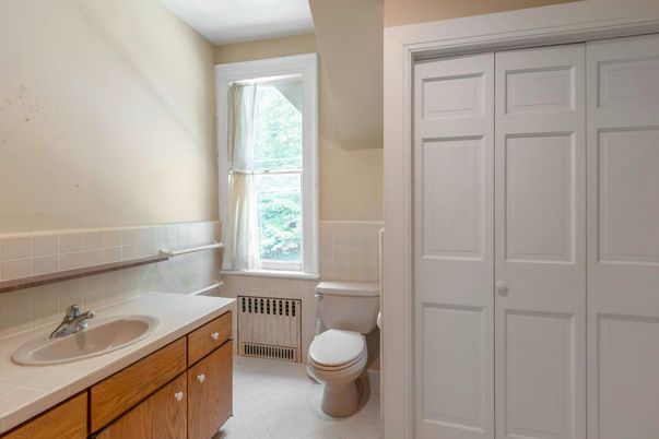 Bathroom, Interior, Tile Countertops