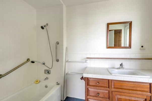 Bathroom, Interior, Tile Countertops
