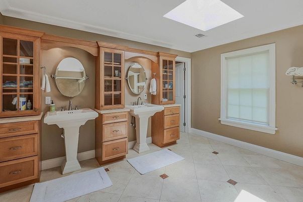 Bathroom, Dual Sink Vanities, Interior