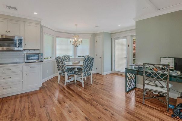 Chandelier, Dining room, Interior, Kitchen, Recessed Lighting, Wood Texture Flooring