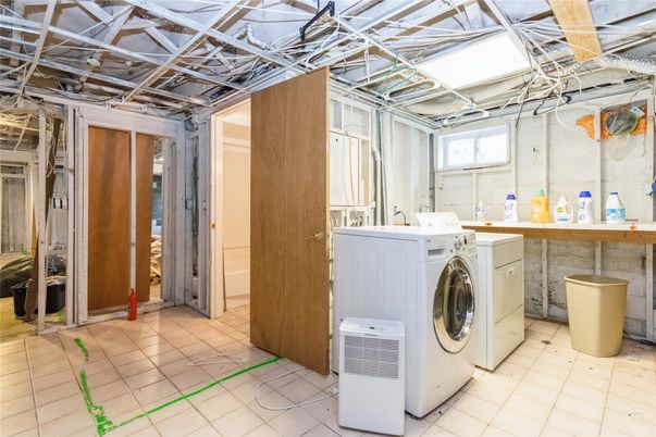 Interior, Washer