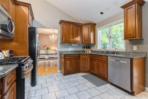 Chandelier, Interior, Kitchen