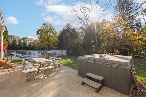 Exterior, Hot Tub