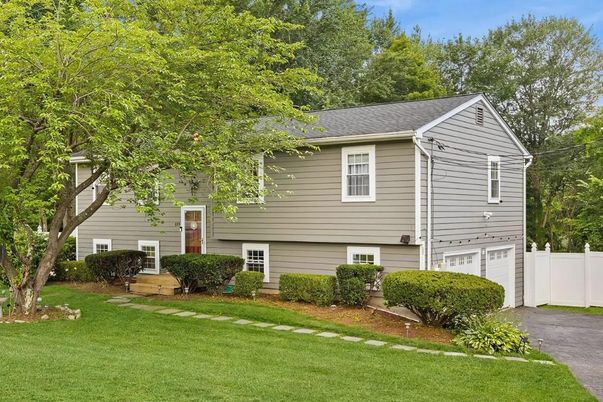 Attached, Exterior, Facade, Raised Ranch