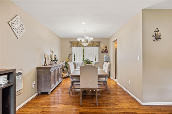 Chandelier, Dining room, Interior, Recessed Lighting, Wood Texture Flooring