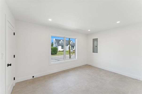 Empty room, Interior, Recessed Lighting