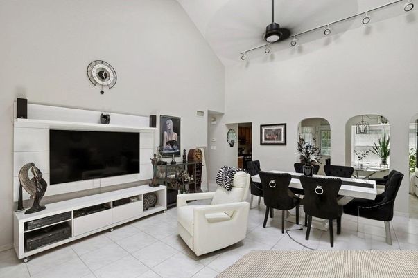 Dining room, Interior