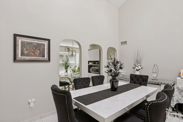 Dining room, Interior, Kitchen, Stainless Steel Appliances