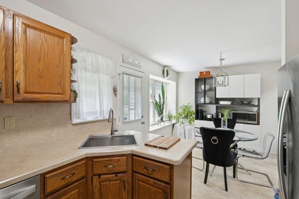 Dining room, Interior, Kitchen, Pendant Lights, Stainless Steel Appliances