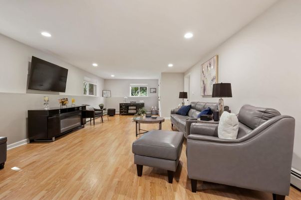 Interior, Living room, Recessed Lighting, Wood Texture Flooring