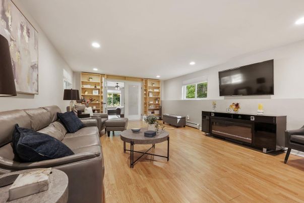 Interior, Living room, Recessed Lighting, Wood Texture Flooring