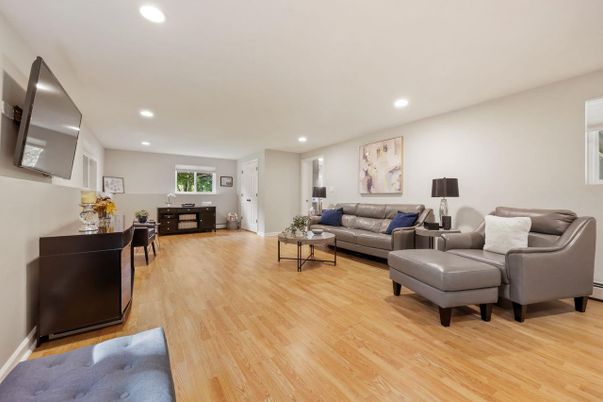 Interior, Living room, Recessed Lighting, Wood Texture Flooring