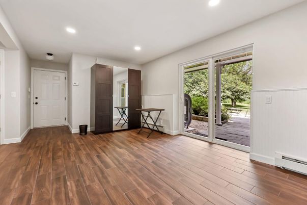 Interior, Recessed Lighting, Wood Texture Flooring