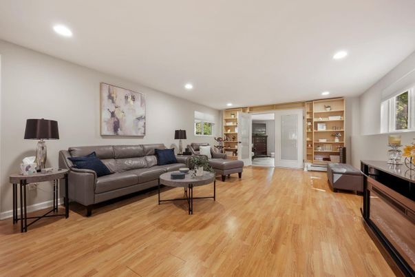 Interior, Living room, Recessed Lighting, Wood Texture Flooring