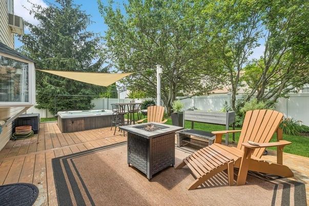 Exterior, Hot Tub