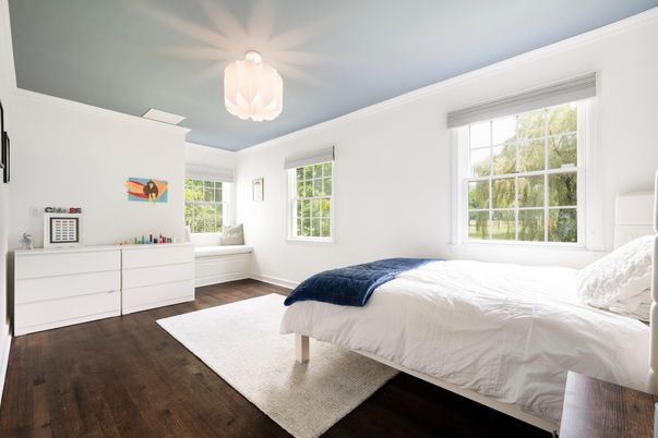 Bedroom, Interior, Pendant Lights, Wood Texture Flooring