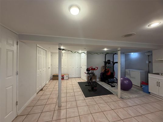 Fitness Equipment, Interior, Recessed Lighting
