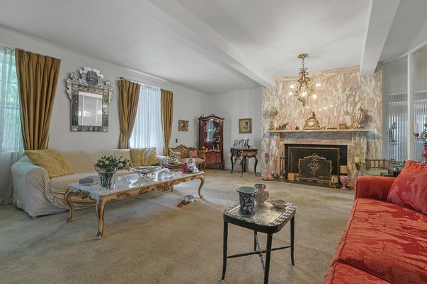 Chandelier, Fireplace, Interior, Living room