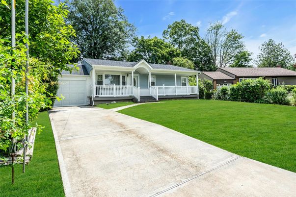 Backyard, Exterior, Facade, Ranch