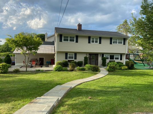 Backyard, Exterior, Facade, Split Level