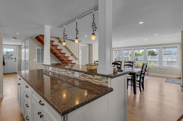 Dining room, Interior, Kitchen, Pendant Lights, Recessed Lighting, Wood Texture Flooring
