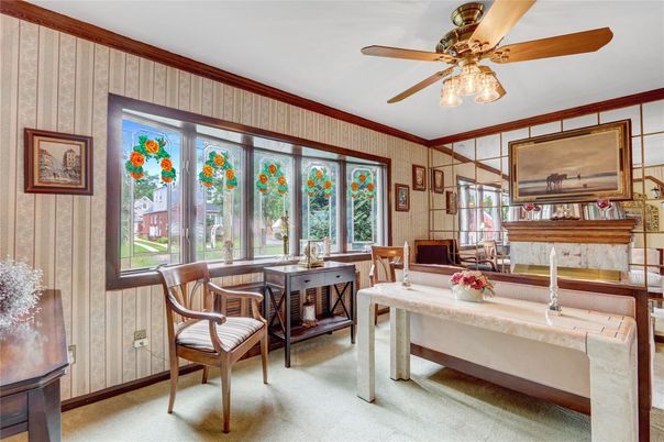 Dining room, Interior