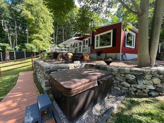 Exterior, Hot Tub
