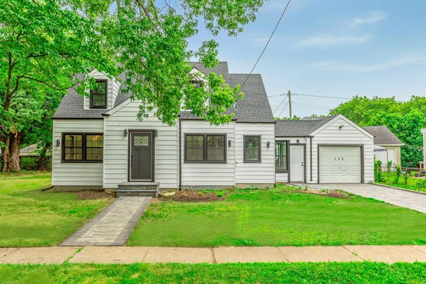 Attached, Detached Garage, Exterior, Facade, Cape Cod