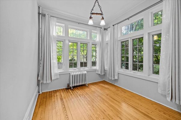 Empty room, Interior, Pendant Lights, Wood Texture Flooring