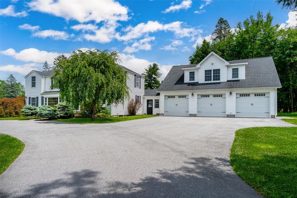 Attached, Exterior, Facade, Cape Cod