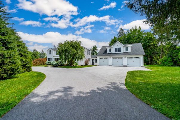 Attached, Exterior, Facade, Cape Cod