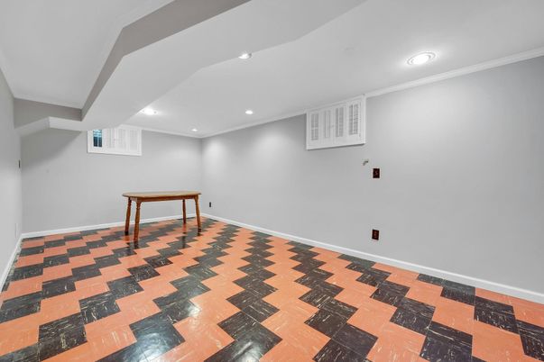 Empty room, Interior, Recessed Lighting