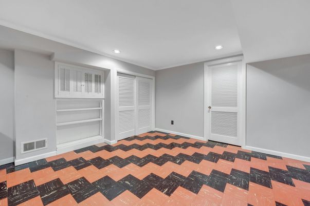 Empty room, Interior, Recessed Lighting