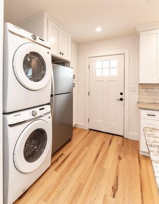 Interior, Recessed Lighting, Utility Closets, Washer, Wood Texture Flooring