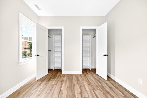 Interior, Walk-in Closets, Wood Texture Flooring