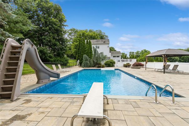Exterior, Playground, Pool
