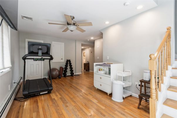 Fitness Equipment, Interior, Recessed Lighting, Wood Texture Flooring