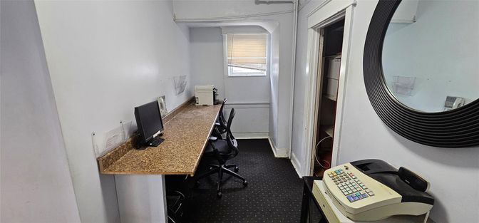 Home Office, Interior