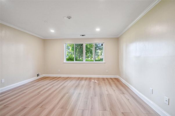 Empty room, Interior, Recessed Lighting, Wood Texture Flooring