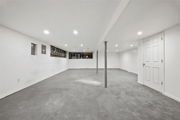 Empty room, Interior, Recessed Lighting