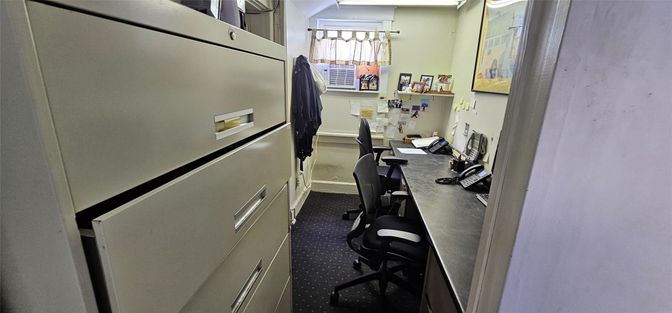 Home Office, Interior