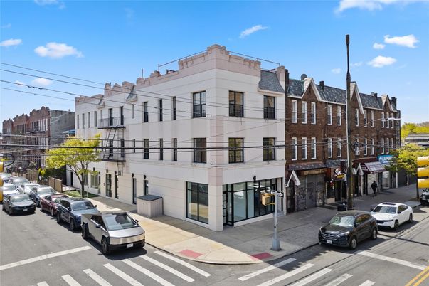 Exterior, Facade, Condo Building