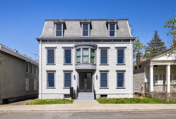 Exterior, Facade, Georgian