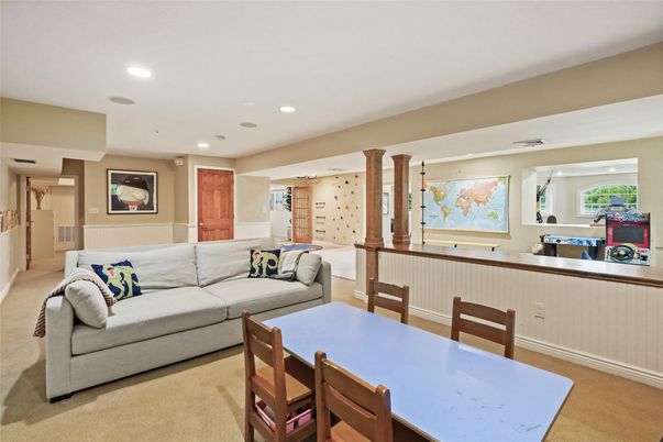 Dining room, Interior, Living room, Recessed Lighting