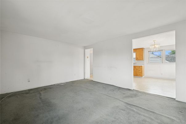 Chandelier, Empty room, Interior