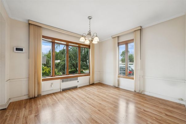 Chandelier, Empty room, Interior, Pendant Lights, Wood Texture Flooring