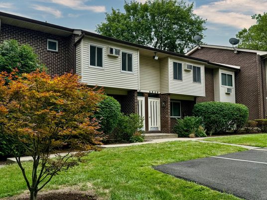 Exterior, Facade, Brick Facade, Raised Ranch